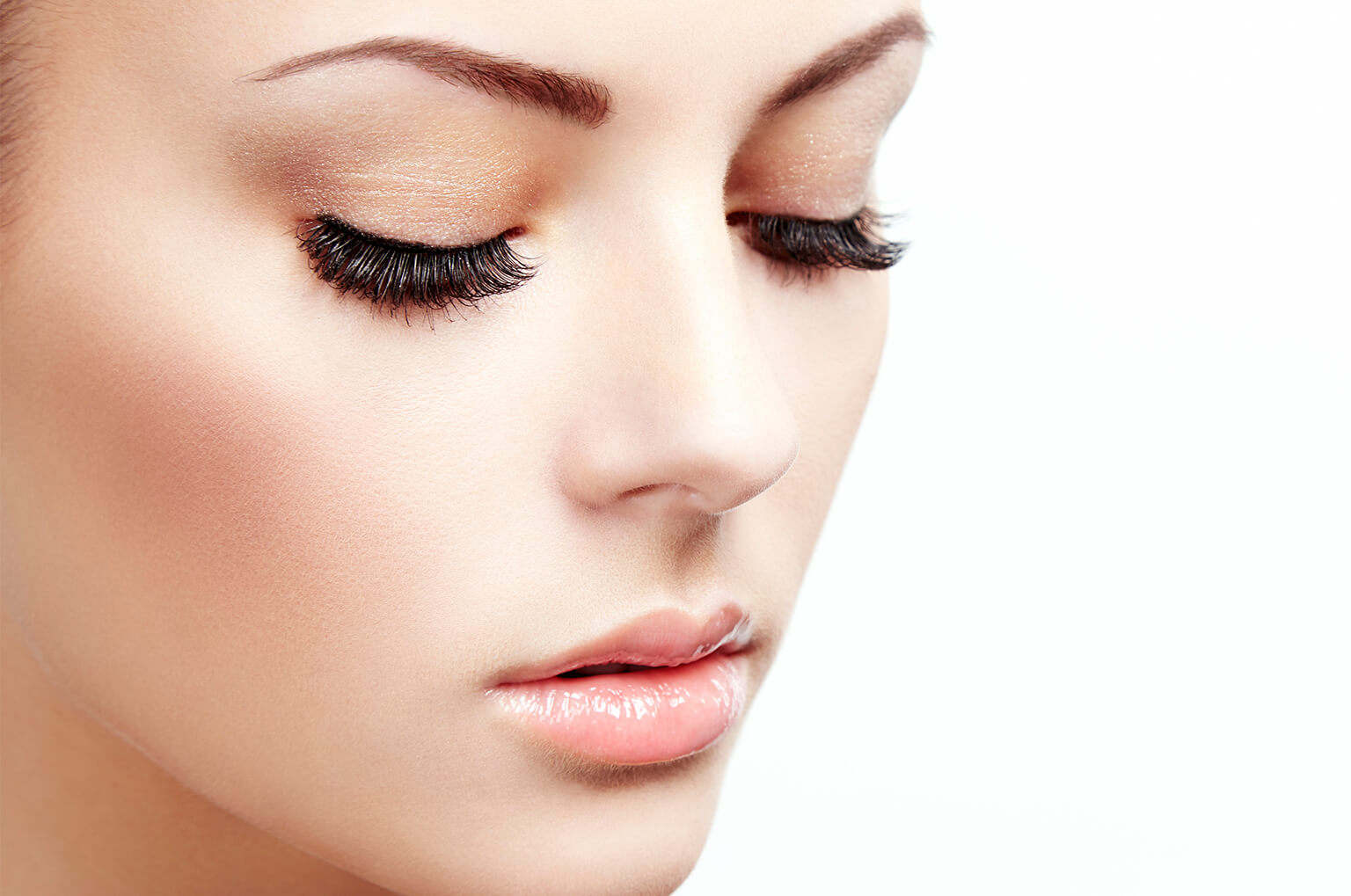 Achieve Enviable Lashes with NeuLASH: Unleashing the Power of Over-the-Counter Eyelash Enhancers